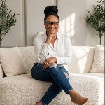 Shae  Thomas